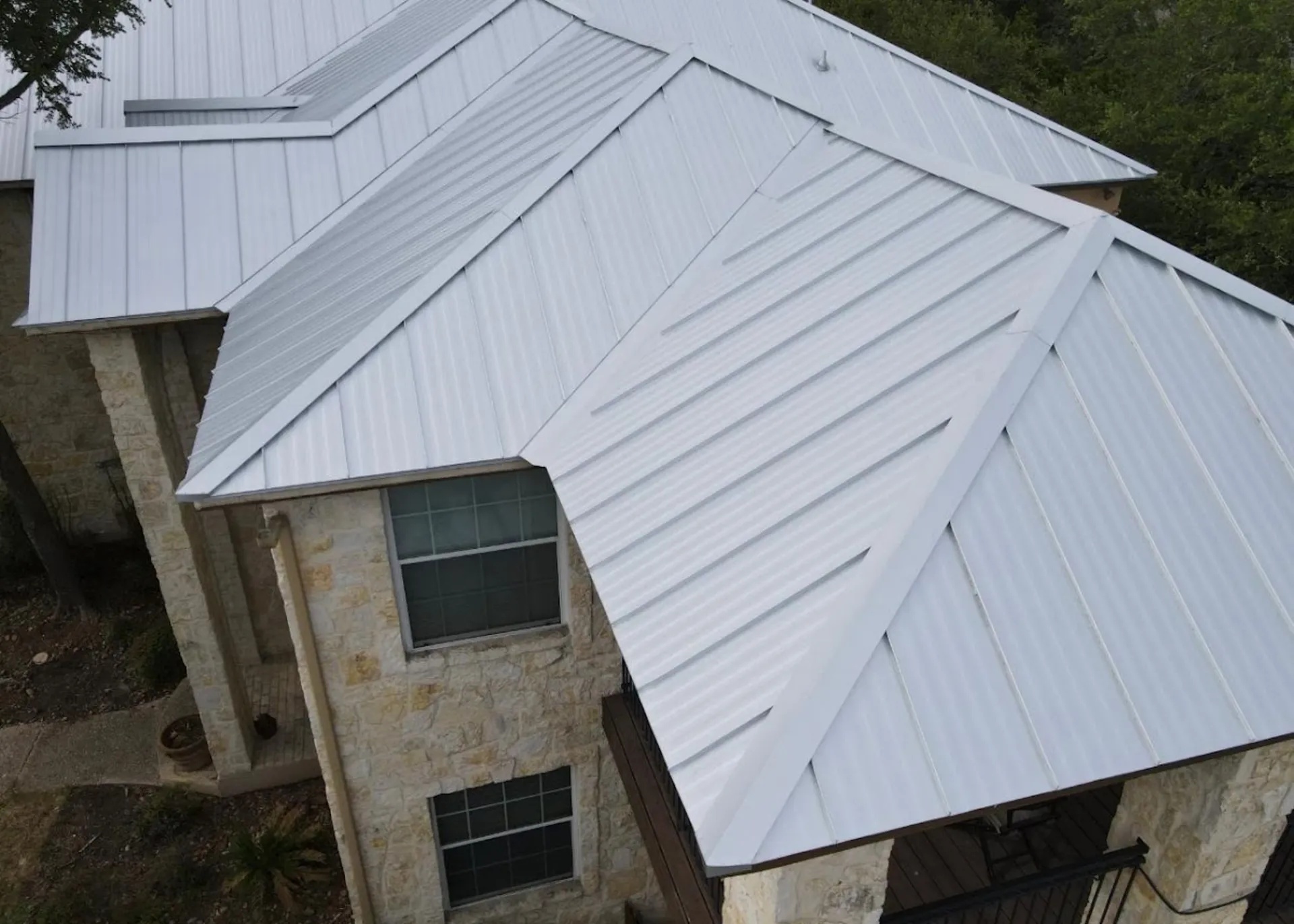 Metal Roof Coating in Beverly Hills, FL
